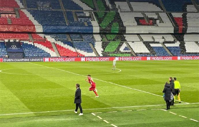  弗里克变阵拜仁改打三中卫效果显著  